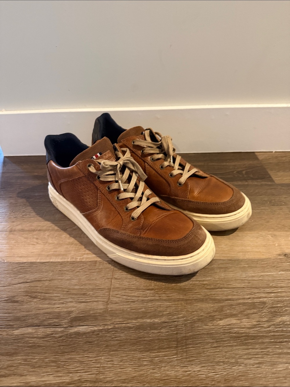Men's Casual Brown Leather Lace-Up Sneakers